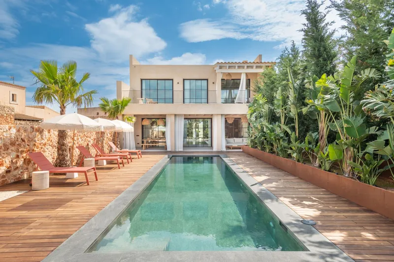 Exclusive newly built townhouse in Es Llombards with Mediterranean garden — photo 1