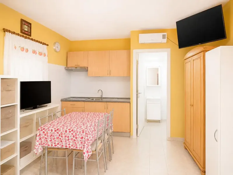 We present this practical and cozy studio of 22 m² built, located in the Virgen de Lluc area, Palma, a convenient location, well — photo 3