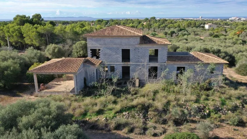 Country house to finish to suit the buyer in Colonia de Sant Jordi — photo 1
