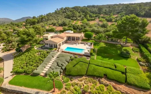 Exceptional finca for sale in Sant Llorenç with a beautifully landscaped Mediterranean garden — photo 3