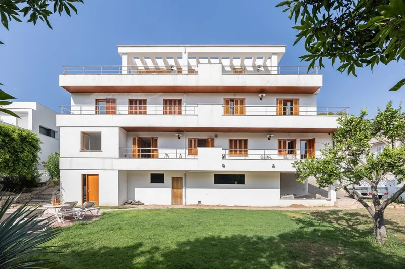 Refurbished Duplex Penthouse with Communal Swimming Pool in Bonanova — photo 1