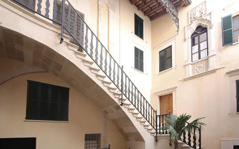 Elegant and representative luxury flat, 2 bedrooms and 3 bathrooms, in the Calatrava area of Palma's old town — photo 2