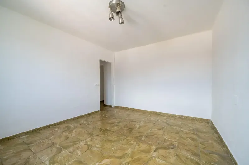 Piso en venta en Carrer Pilar Montaner — photo 11