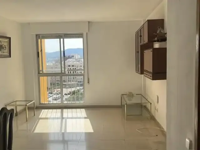 3-bedroom apartment, bathroom and laundry room. Sea views and Palma Bay. 2 elevators, video surveillance. To be updated. Great opportunity for — photo 2