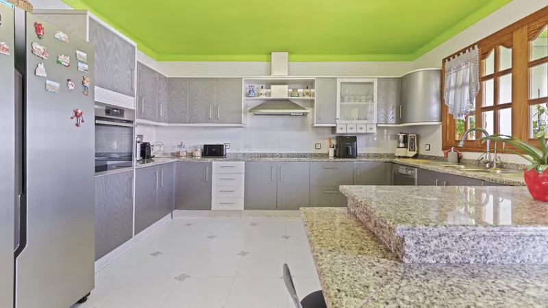 Spacious villa in Bahia Blava for sale to renovate with pool — photo 6