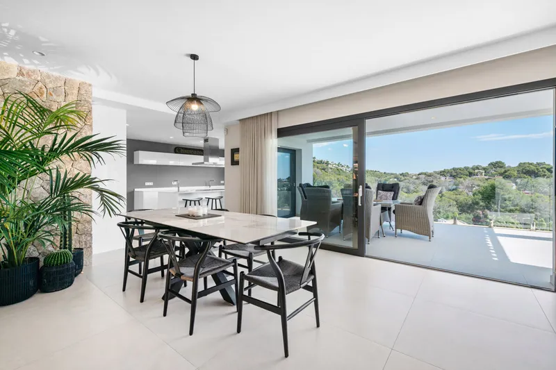 Villa in Portals Nous for sale – renovated luxury villa with heated pool, guest apartment and proximity to Puerto Portals — photo 5