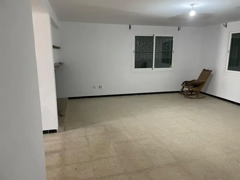 Plot of 14,554 m², distributed in several buildings — photo 6