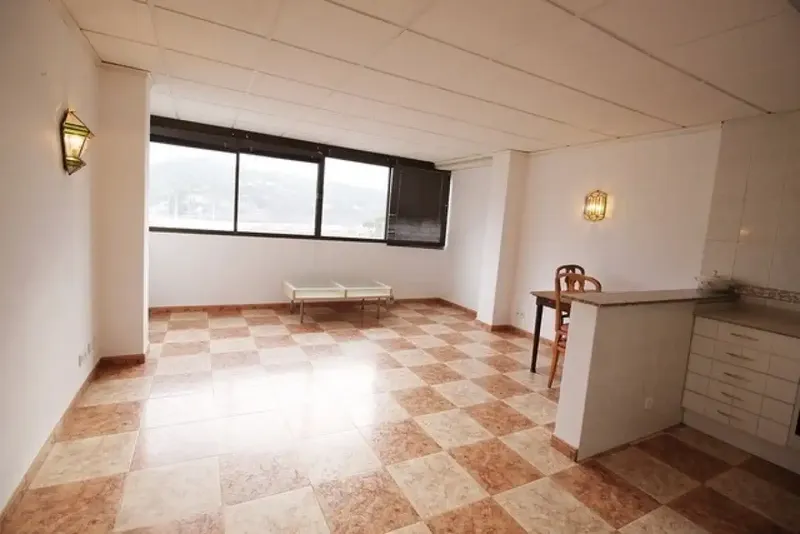 Recently renovated four-storey building in Puerto de Soller — photo 6