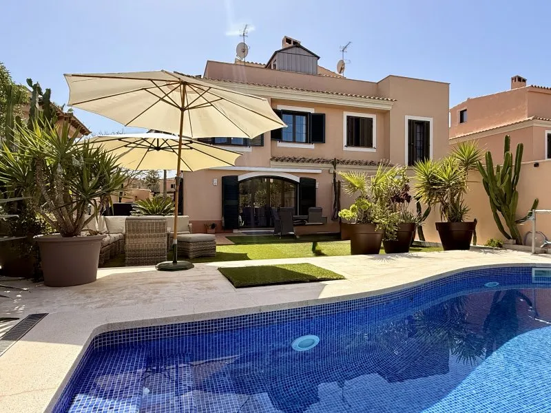 Semi-detached house with beautiful garden and swimming pool for sale — photo 1