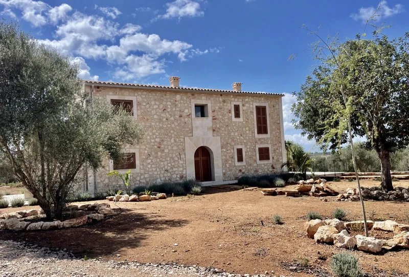 Beautiful new construction property near Santanyi — photo 1