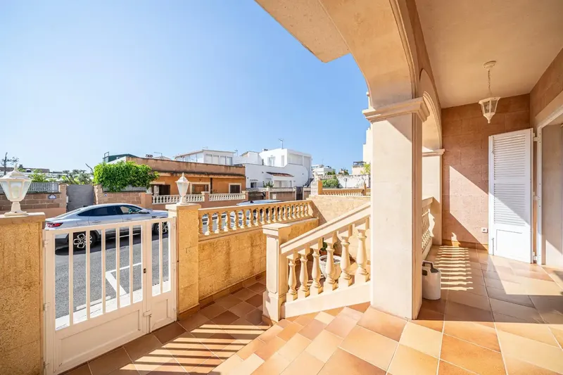 We present exclusively this magnificent property, located in the sought-after area of Son Peretó, in Palma de Mallorca. A privileged location — photo 6