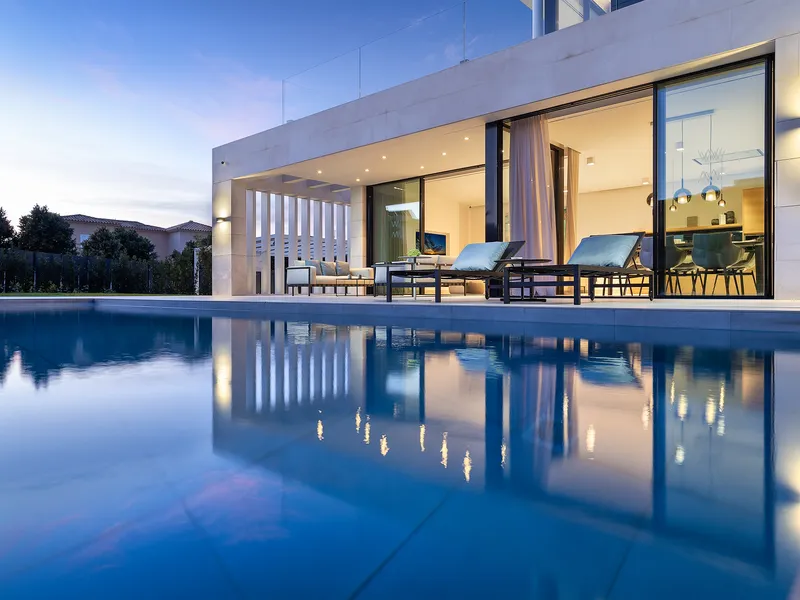 Newly built villa in exclusive development — photo 1