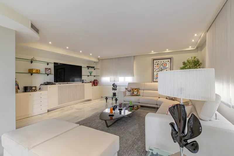 Apartment in Palma - Communal pool with harbor view — photo 6