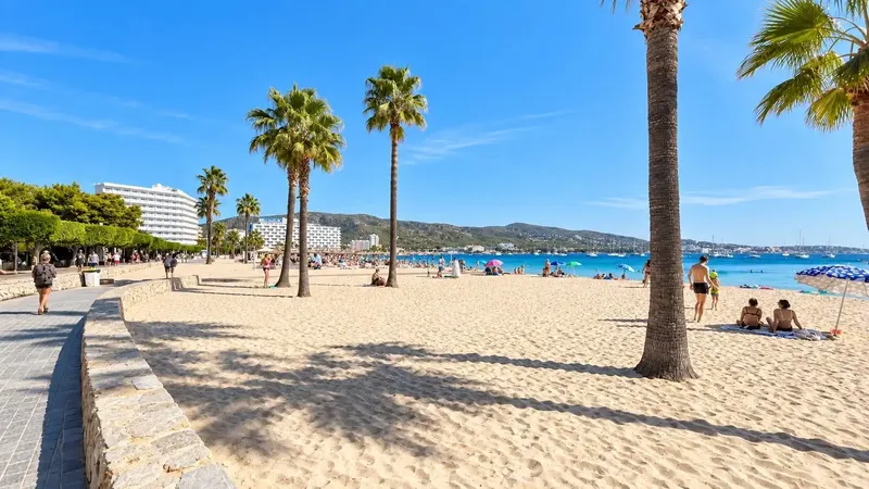 Excelente oportunidad en Palmanova, situada en segunda línea de mar, a pocos pasos de la playa. — photo 1