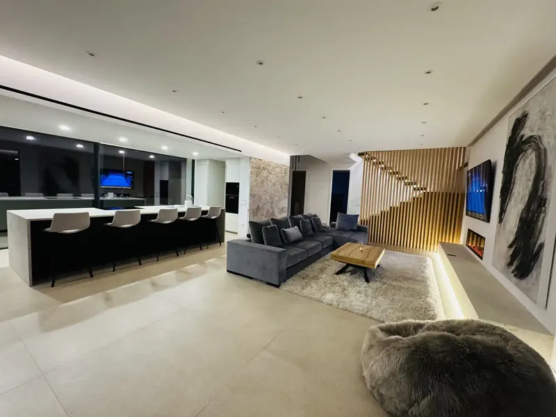 *VILLA CONTEMPORÁNEA DE ALTA GAMA CON PISCINA INFINITY Y PISTA DE PÁDEL PRIVADA* — photo 6