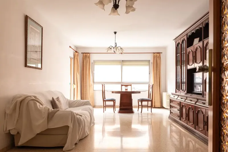 Spacious flat for renovation in Santa Catalina — photo 1