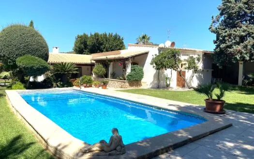 Ibicenco style villa in the heart of Palmanova – For Sale — photo 1