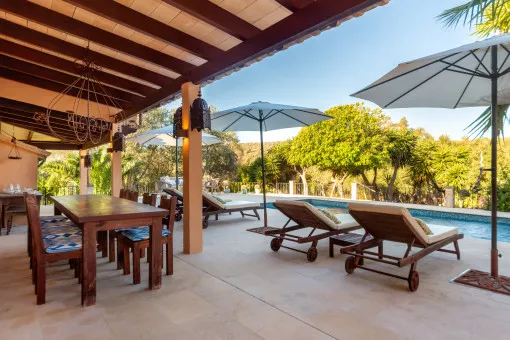 Manacor, romantic finca with dreamlike garden, own olive grove and wonderful views over the valley in the east of Mallorca — photo 4