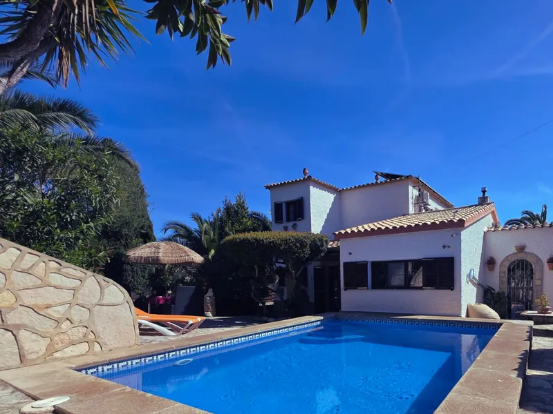 Mediterranean house with pool and sea access — photo 3