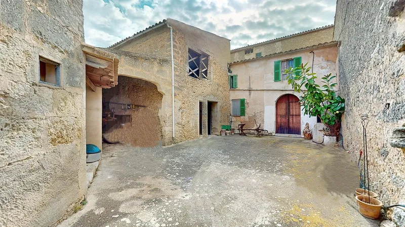 Large traditional house to renovate in Ses Alqueries — photo 2