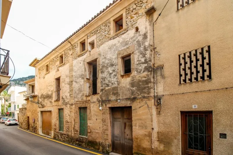 Sold.- Renovation project in the heart of Pollensa old town — photo 2