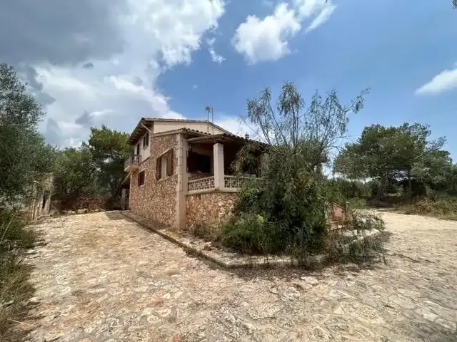 Rustic finca on the road to Colònia de Sant Jordi, km 5, belonging to the municipality of Campos — photo 11