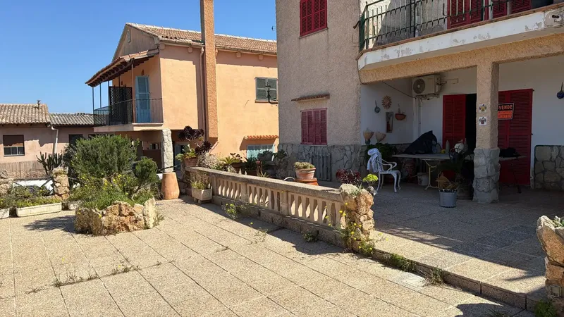 Ground floor on Carrer de la Platja, Cala Llombards area — photo 3