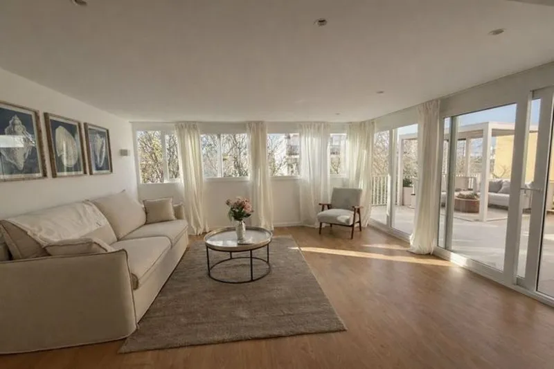 Delightful newly renovated penthouse with sea view in Molinar — photo 12
