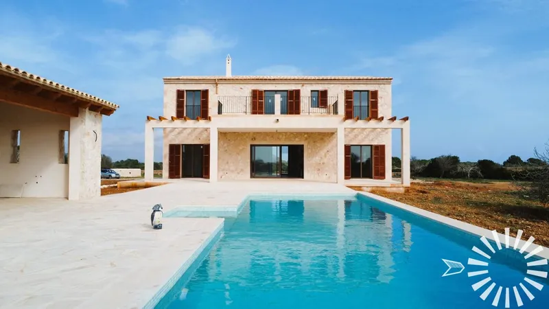 Casa Rustica for sale in Es Llombards Santanyi of 373 m2 — photo 1