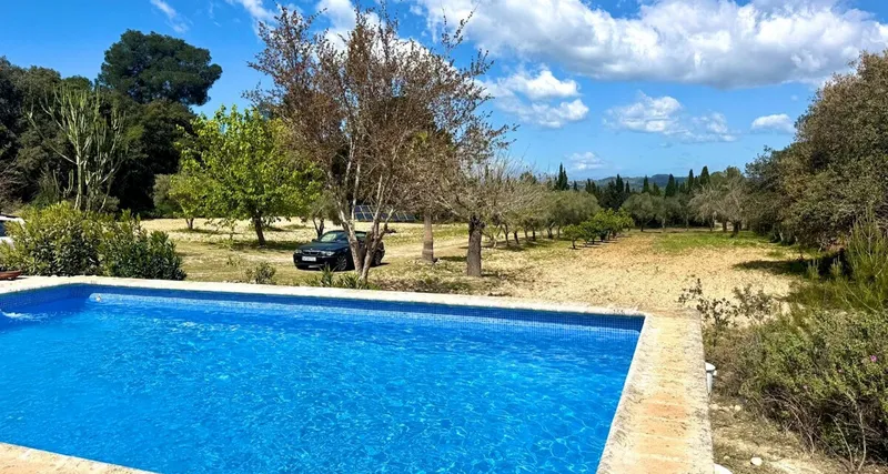 Beautiful finca near Sant Joan with pool and great potential — photo 1