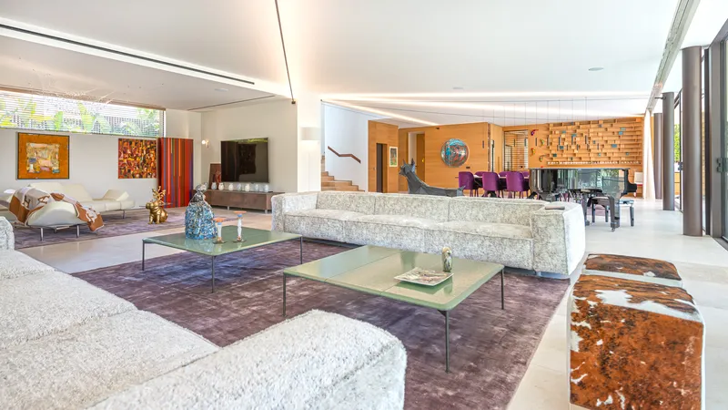Stunning luxury villa in Santa Ponsa with an impressive design in a quiet location — photo 5