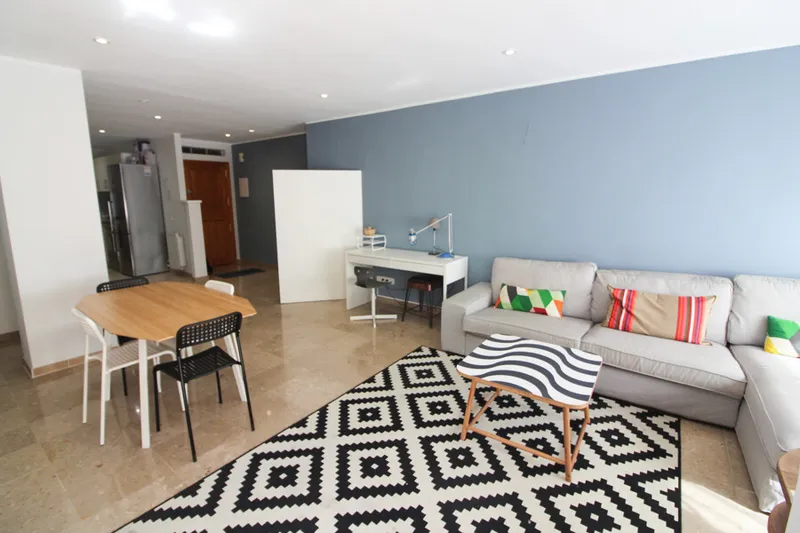 Spacious and bright three-bedroom apartment with parking close to Santa Catalina - temporary contract from beginning of November — photo 1