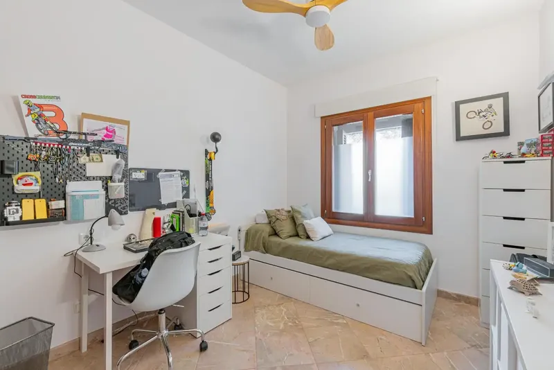 We exclusively present this terraced house with parking space located in a quiet and consolidated residential area of Lloseta. — photo 10