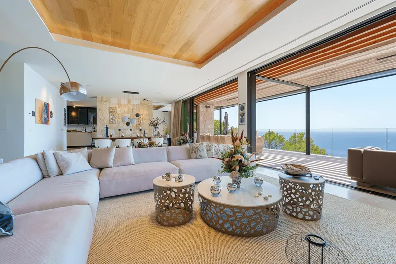Villa with stunning sea views in Cala Llamp — photo 3