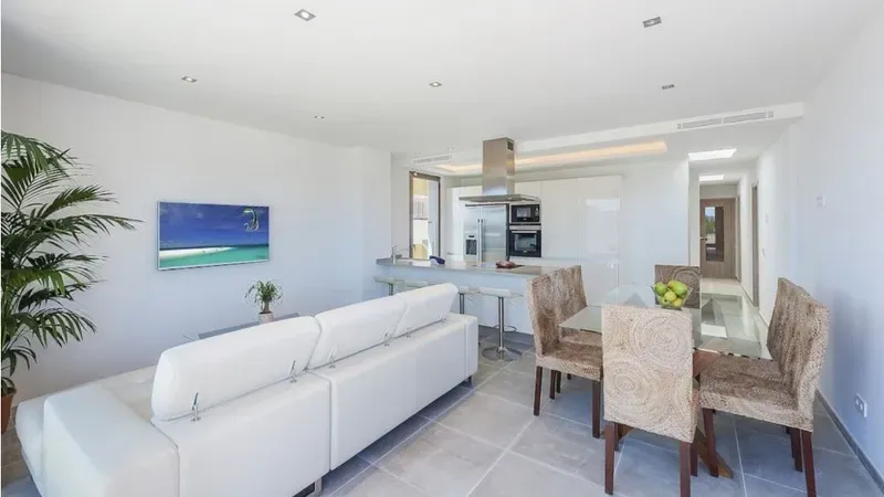Modern style penthouse with amazing beach and sea views for sale in Pollensa, on the north of Mallorca. — photo 9