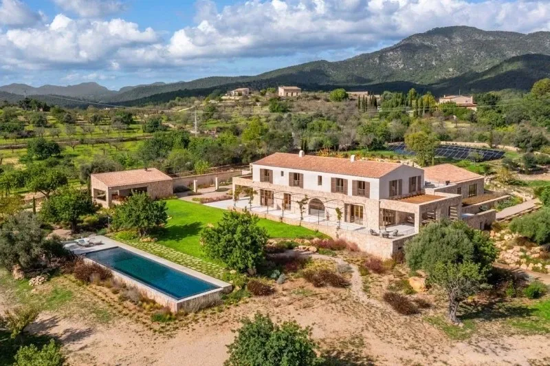 Modern property with its own vineyards near Santa Maria del Camí with guest house — photo 1
