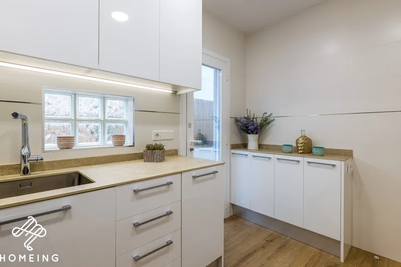 Ground floor near the sea, with garage and 3 bedrooms. Fully renovated. — photo 9