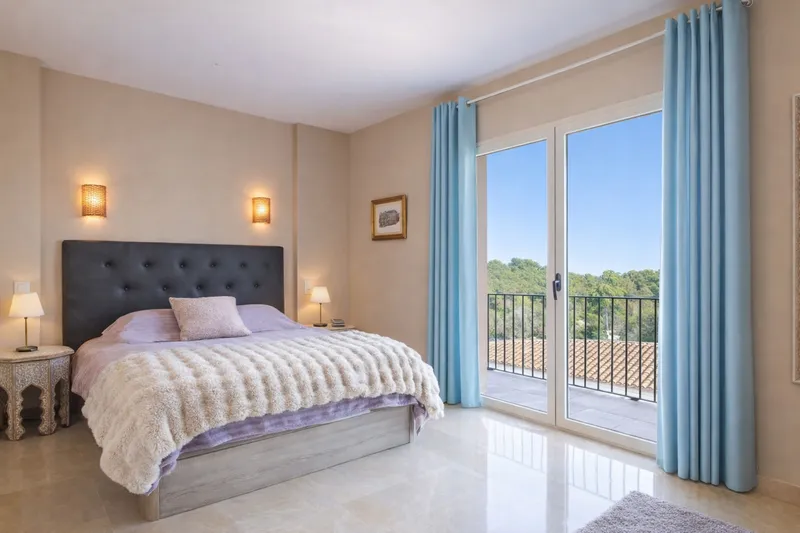 Penthouse with panoramic mountain views and a private rooftop terrace — photo 7