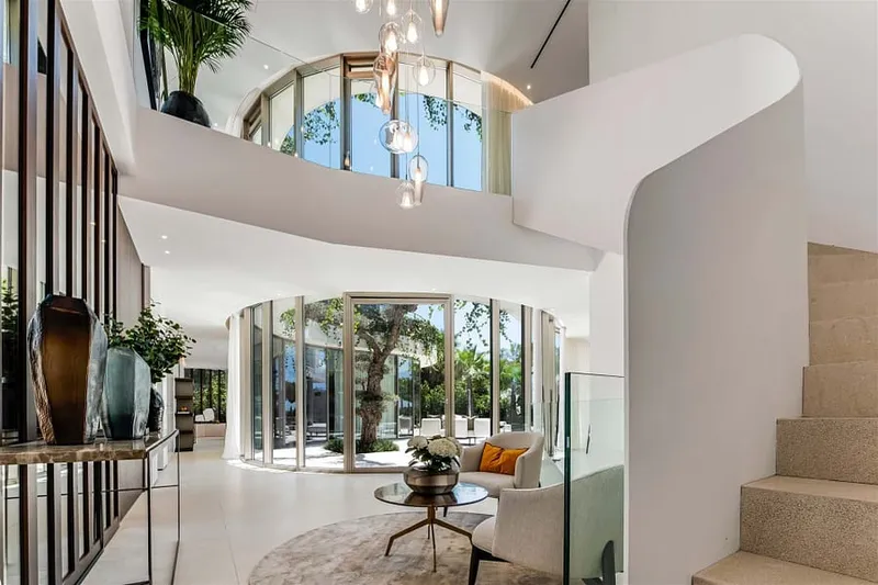 Modern luxury villa with sea views in Bendinat — photo 9