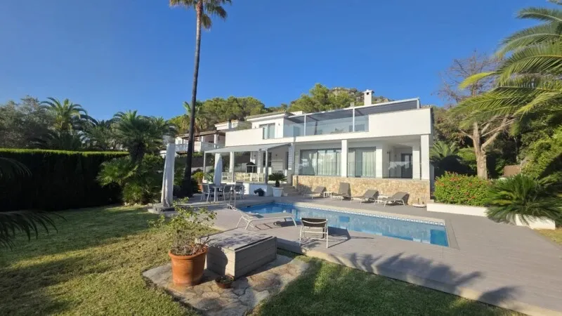 Contemporary Santa Ponsa Villa with Private Pool. — photo 1