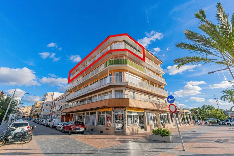 Spectacular renovated flat in the heart of El Arenal – 4 bedrooms, 4 full bathrooms — photo 1