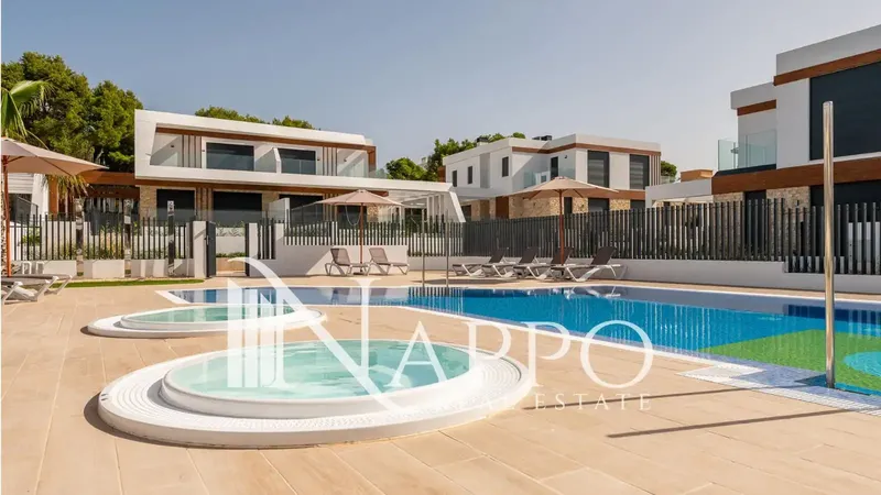 Nappo Real Estate tiene el placer de presentaros este exclusivo chalet adosado de obra nueva con jardín y terrazas privadas, ubicado a tan s — photo 8
