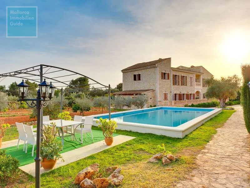 Finca close to Sineu — photo 1