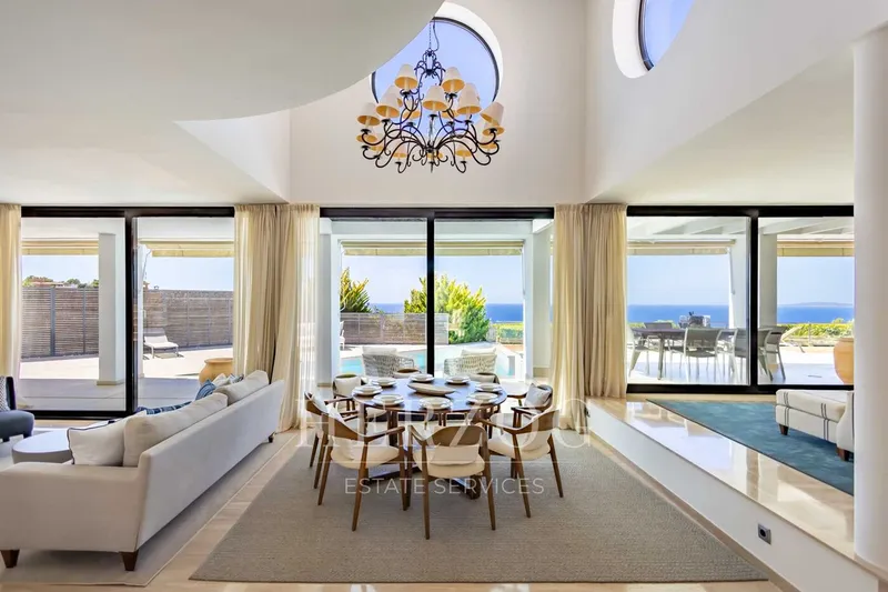 Modern villa in top location right by the sea — photo 8