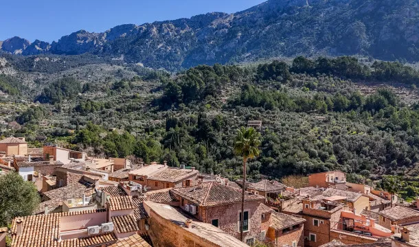Authentic stone house in Fornalutx with pool and open views over the heart of the village — photo 4