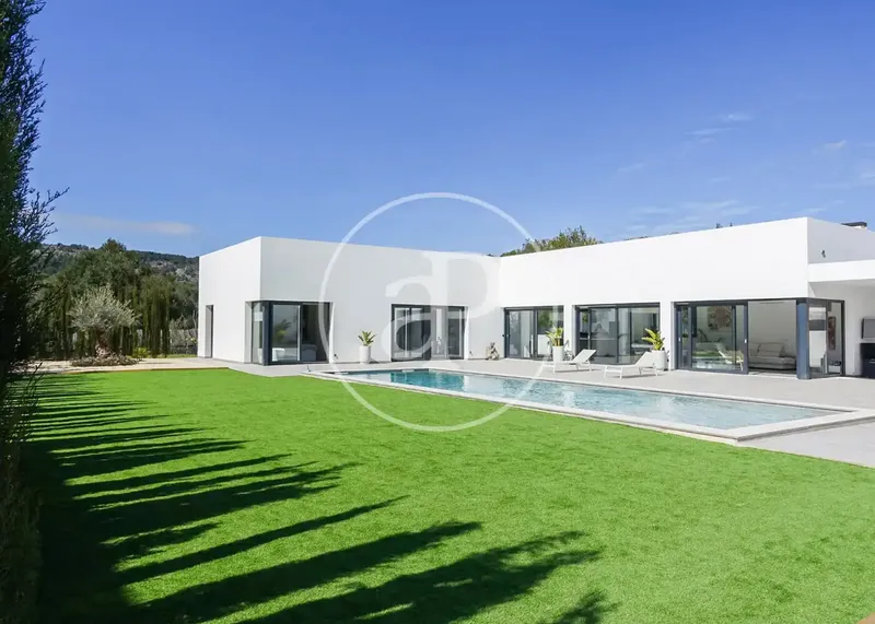Spectacular house with pool in Sa Coma de Bunyola — photo 1