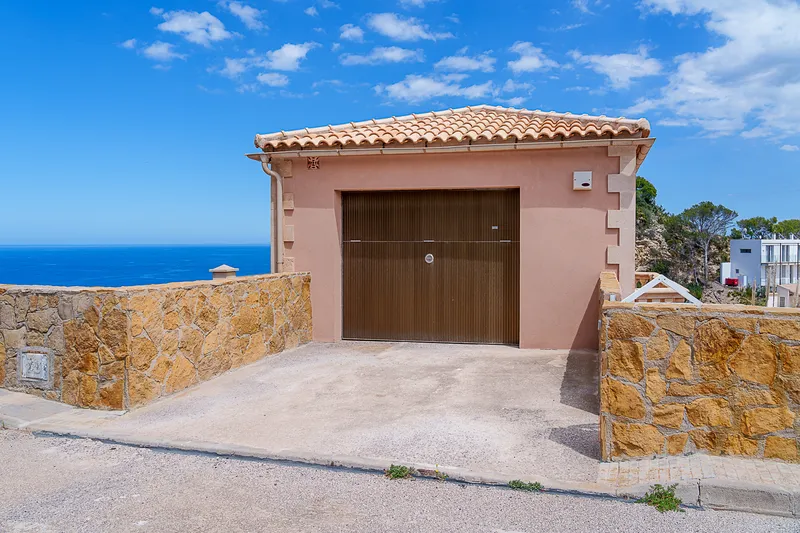 Exclusive villa with breathtaking sea views — photo 2