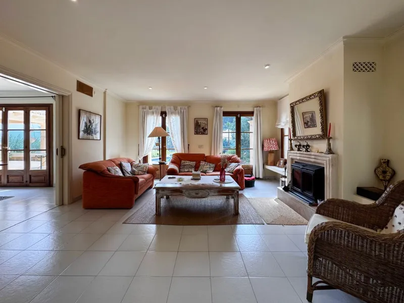Mediterranean villa with views, pool and large plot — photo 4