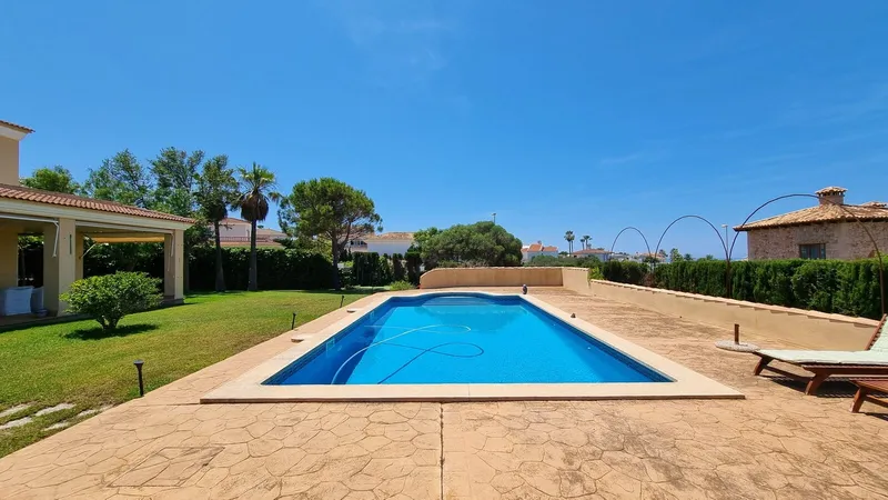 VE-JHRE034 – 5-bedroom family villa with tourist rental license, large garden and pool — photo 4