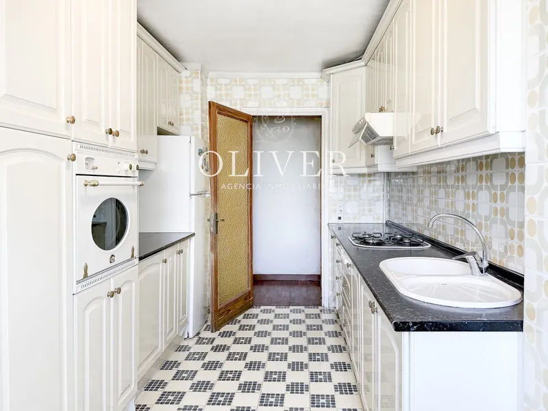 Spacious apartment to renovate with sea views — photo 9
